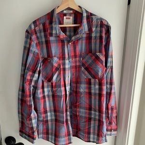 Levi’s casual plaid button down. Size L. Excellent condition